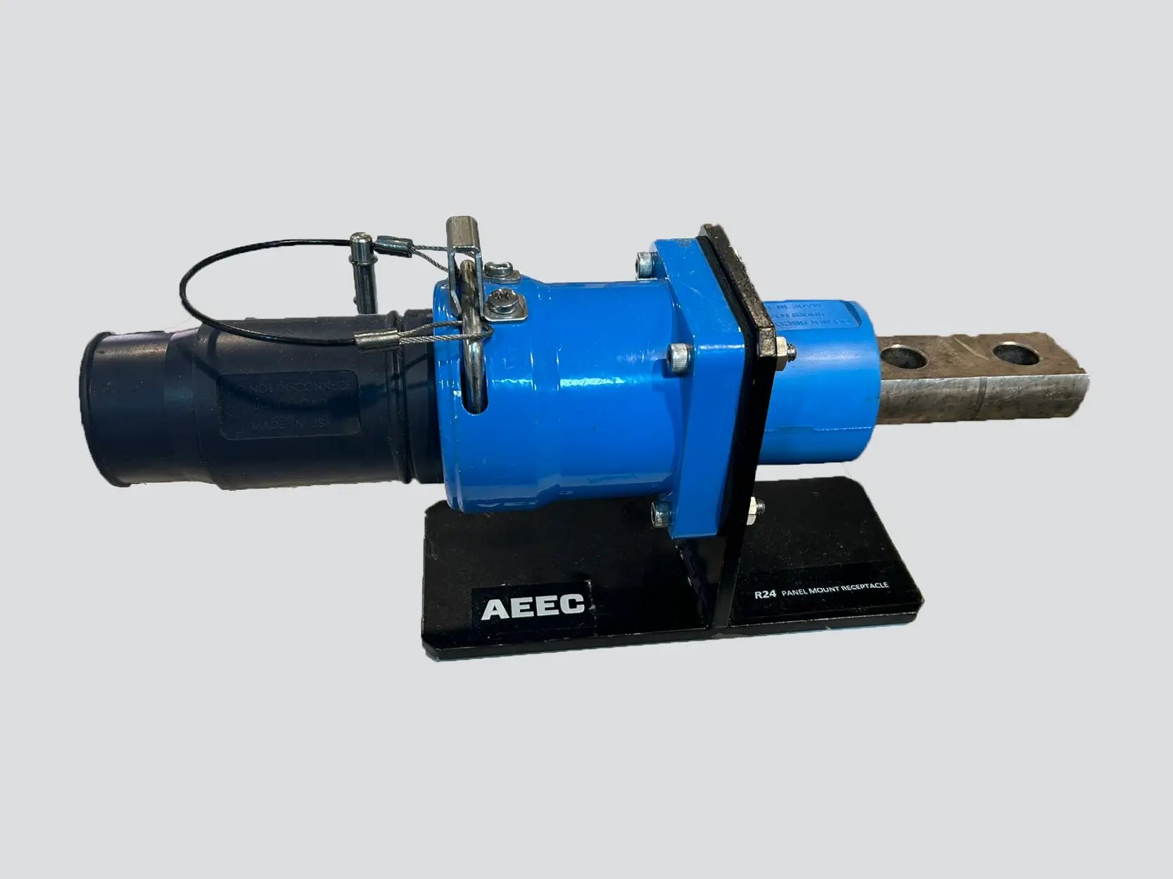 250619_WEB_image_landing-page-amphenol_MAK9-2 250619_WEB_image_landing-page-amphenol_MAK9-2
